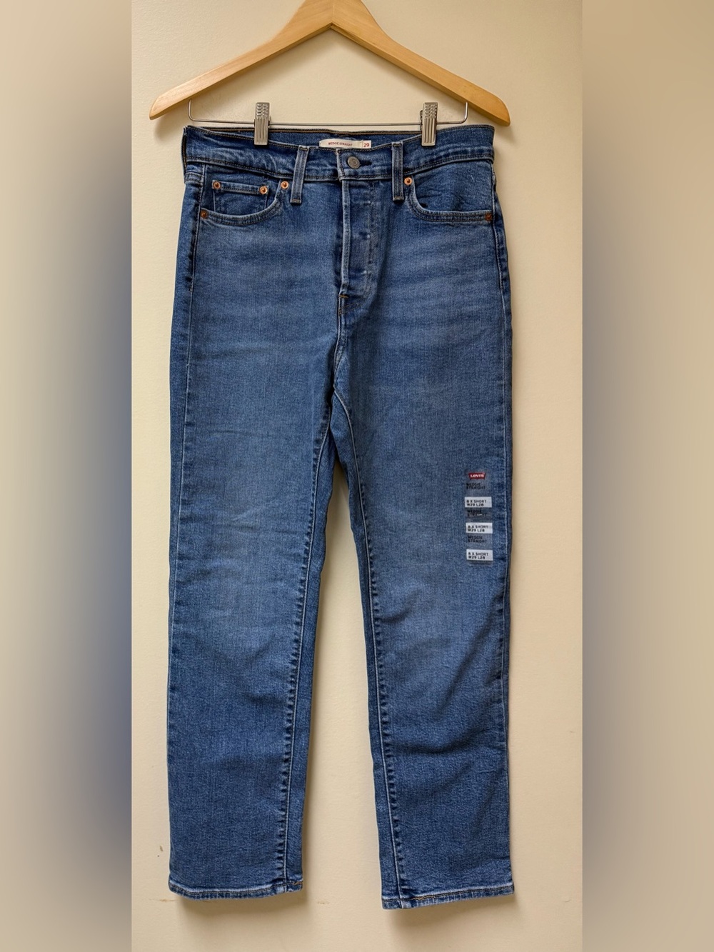 NWT 🌻Levi's Blue Wedgie Straight- Jeans🌻